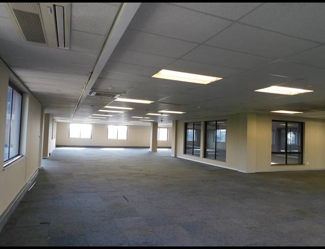 1,558M² OFFICE TO LET IN PARKTOWN